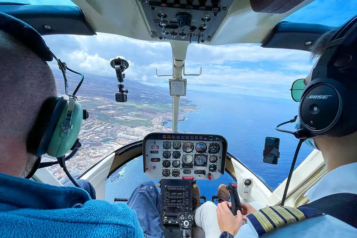 Helicopter Flight along the South Coast of Tenerife - Foto 2