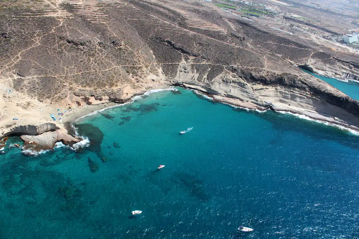 Helicopter Flight along the South Coast of Tenerife - Foto 3