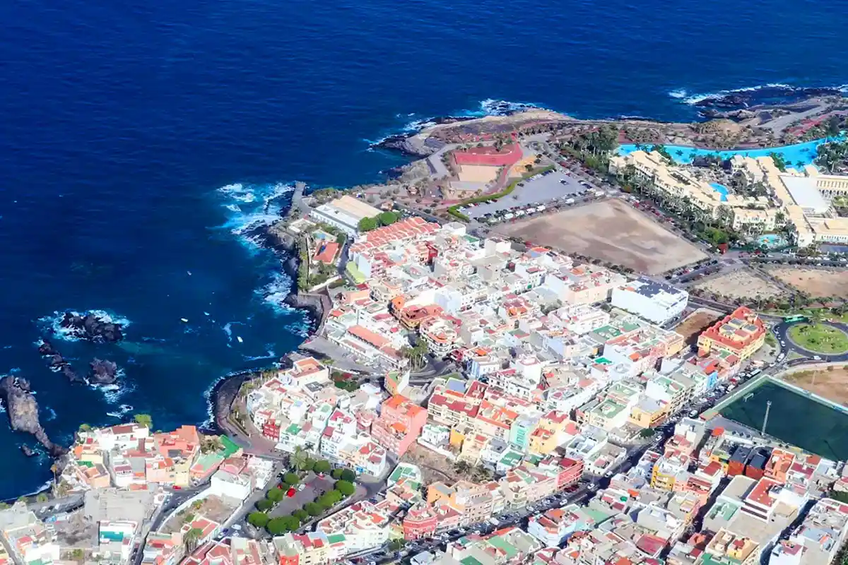 Helicopter Flight along the South Coast of Tenerife - Foto 9