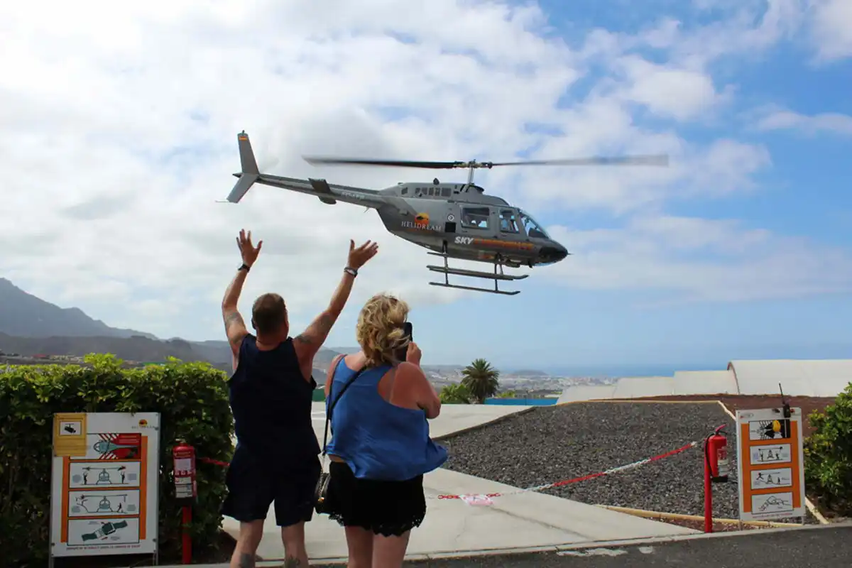Vuelo en Helicóptero por Playas y Barrancos de Tenerife - Foto 5