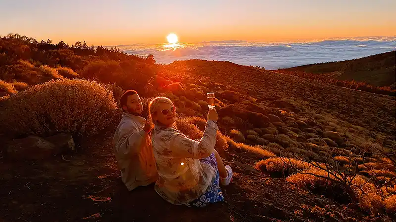 Premium-Route mit Sonnenuntergang und Cava